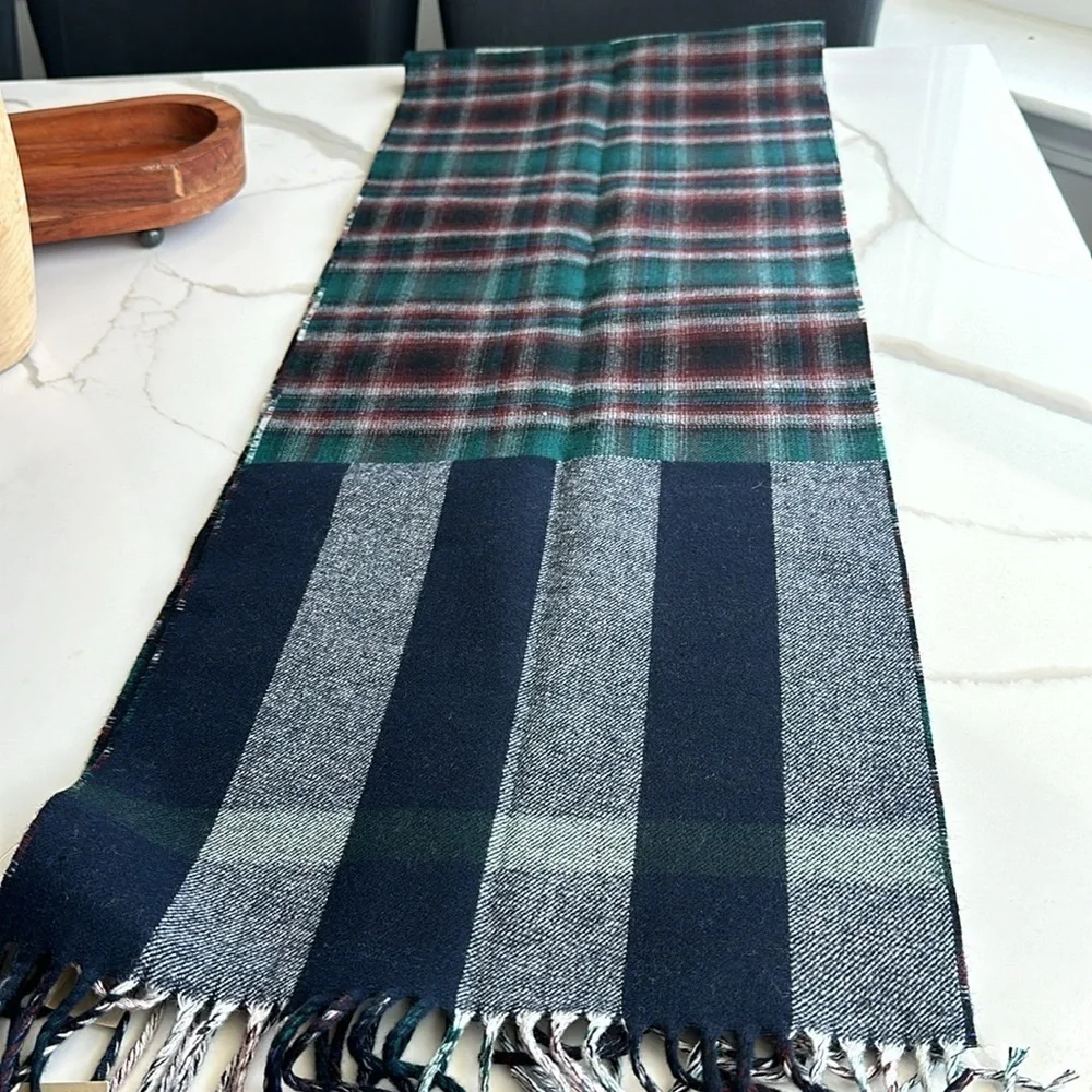 Burberry
Plaid Check Wool Scart - Picture 6 of 11